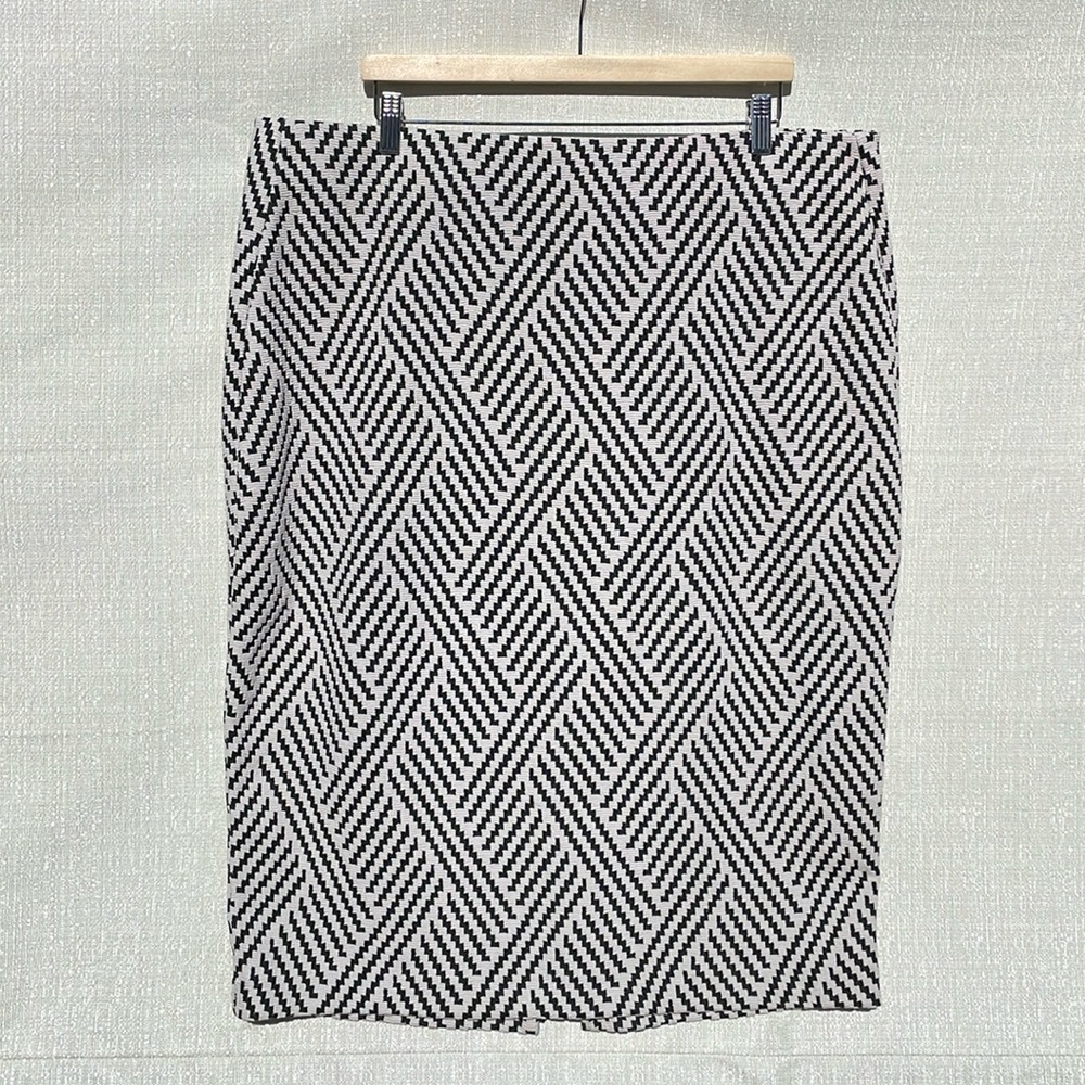 Lane Bryant Pencil Skirt Zig Zag Full Zip Skirt Black Beige Plus Size 22